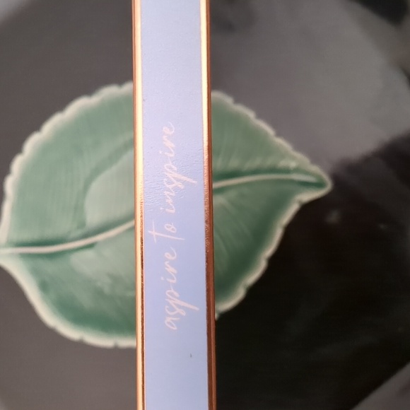 Eyeshadow Palette - Picture 4 of 7